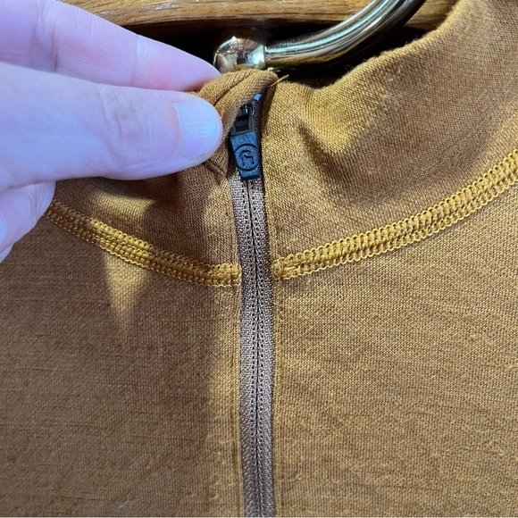 Backcountry Men's 1/2 Zip-Up Merino Wool Base LayerSweater in Mustard XL - Picture 9 of 11